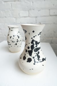Image 3 of Sam Hewitt / Pouring Vessel 1