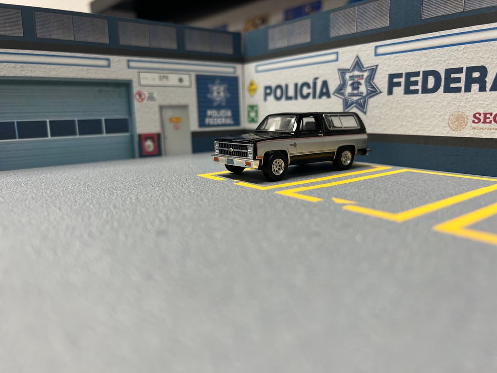 POLICIA FEDERAL GARAGE