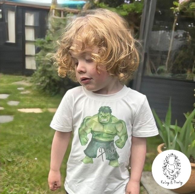 T-SHIRT: Superhero