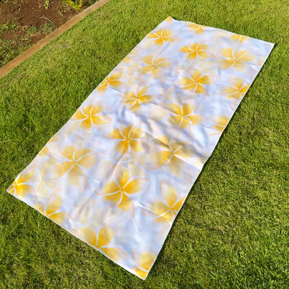 Image of Hunnygirl Plumeria Bath & Beach Towel