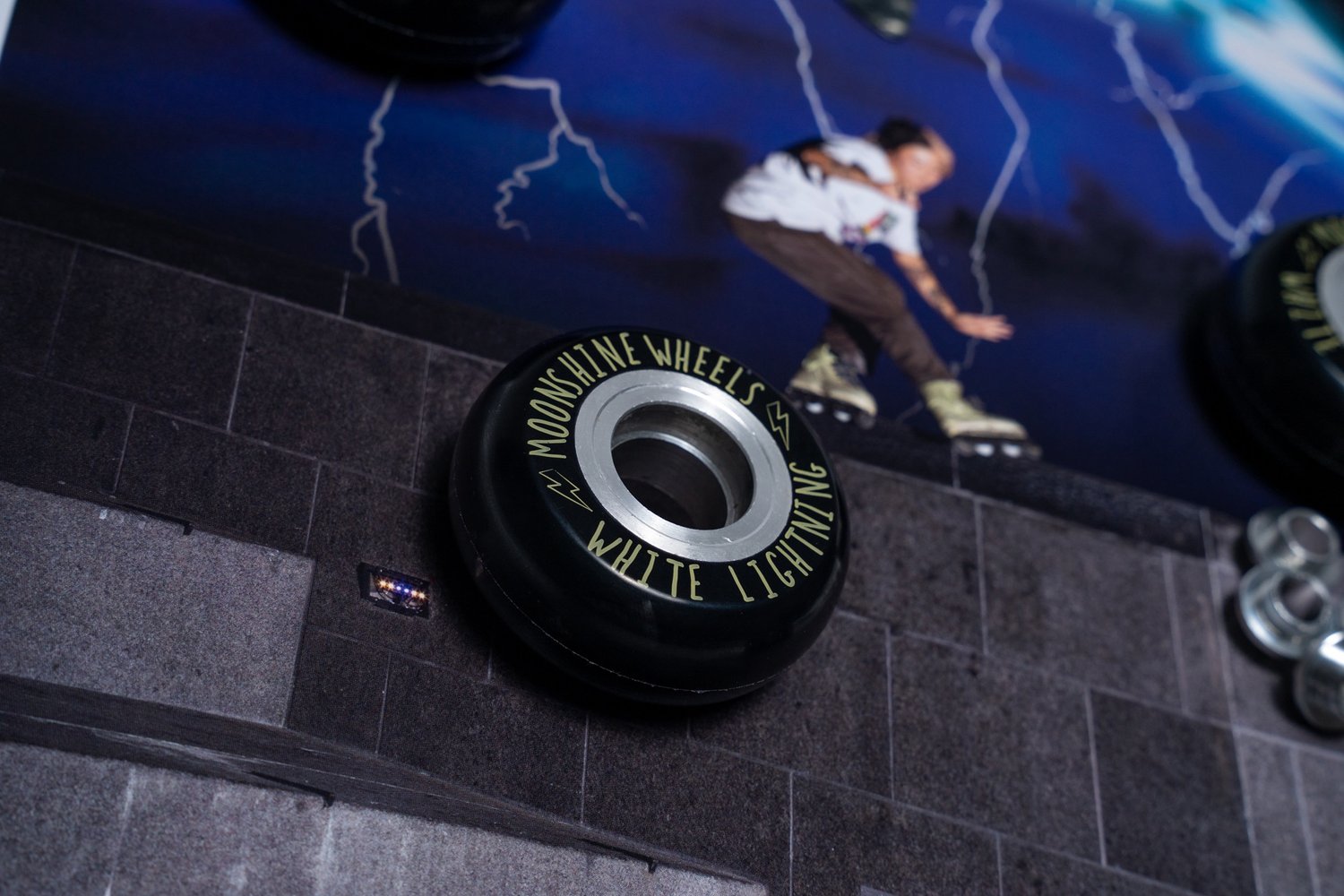 Image of White Lightning Metal Core 59/90a Wheels