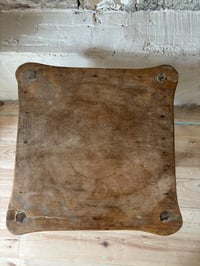 Image 2 of La table d’appoint 