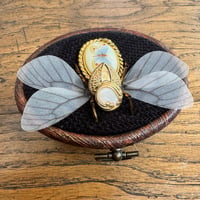 Image 2 of Jewellery bee  (f, 2x2.5 inches) 