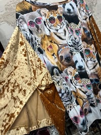 Image 2 of COOL CATS OVERSIZED TEE