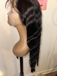 Image 2 of 28 inch body wave wig 