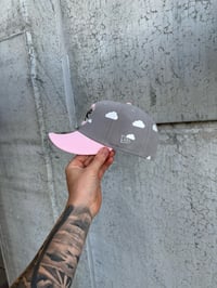 Image 5 of GRAY PARTLY CLOUDY PINK VISOR CHICAGO CUBS CUSTOM FITTED CAP