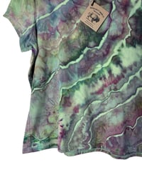 Image 5 of ♻️ UPCYCLED L Ladies Fitted Tee in Cool Muted Geode Ice Dye