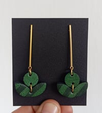 Image 2 of Boucles d'oreilles "Léna" en cuir upcyclé 