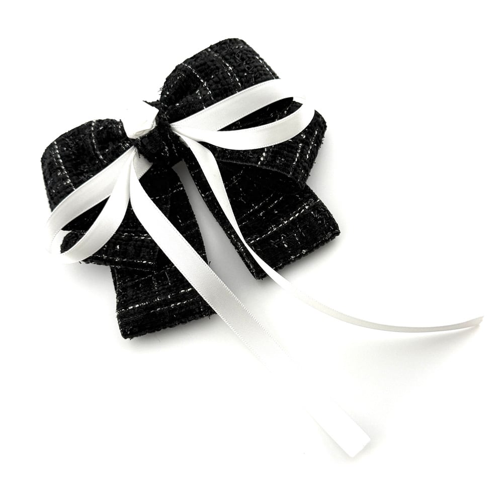 Image of The Heiress Single Clip