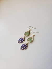 Tulip Dangle Earrings (purple&brass)