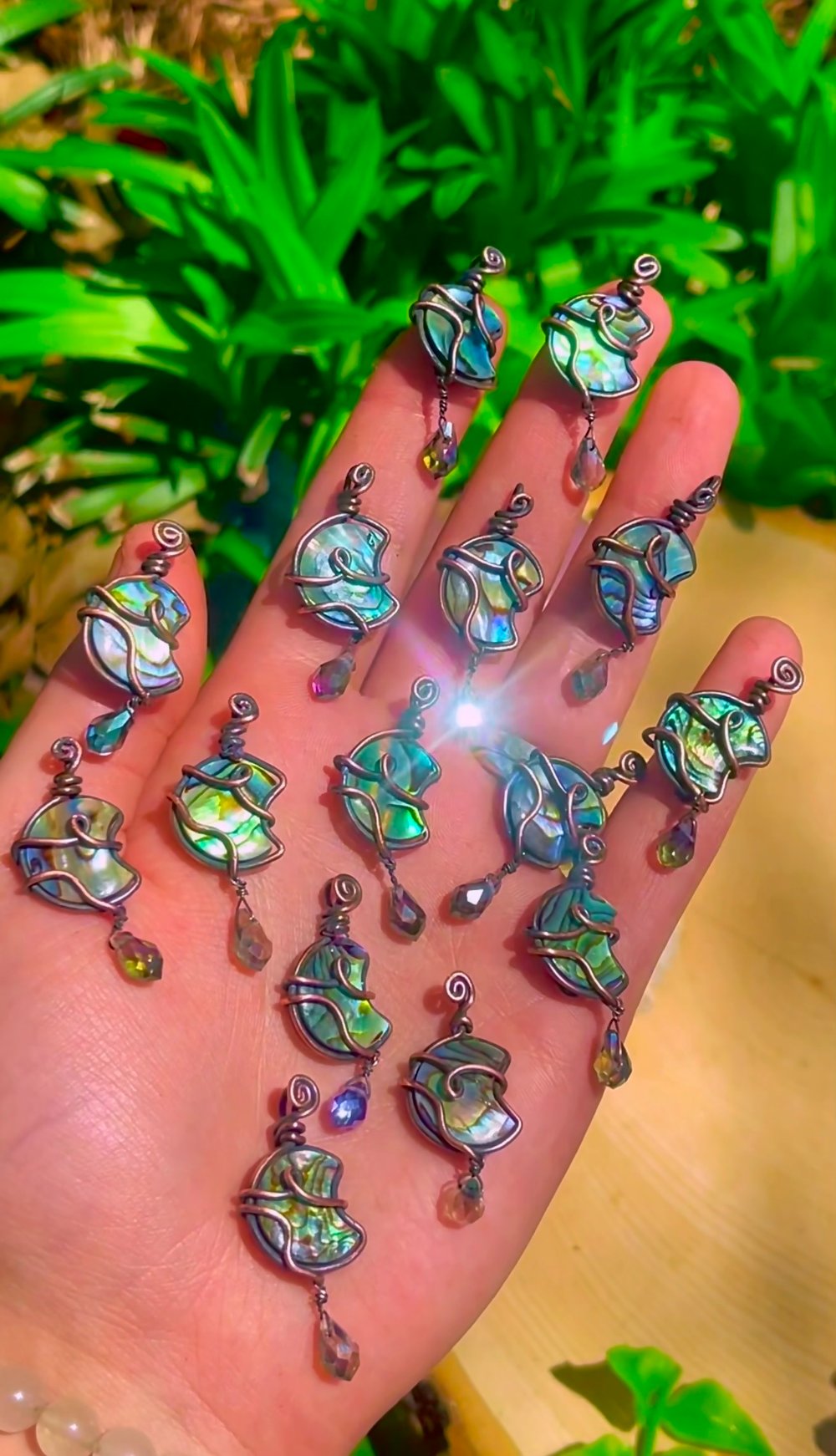 Abalone Moon Pendantz โฝ