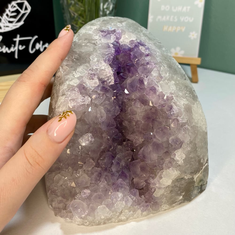 Image of Amethyst Freeform B