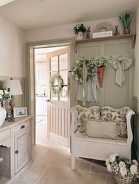 Image 5 of White Ditsy Floral Wreath