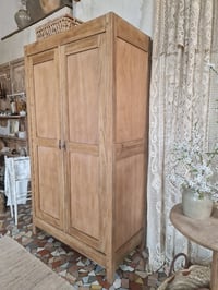 Image 2 of L'armoire en chêne 