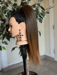 Image 1 of la mini Thalía 🤎🧡