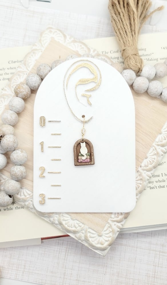 Image of Kitty Bookshelf Earrings