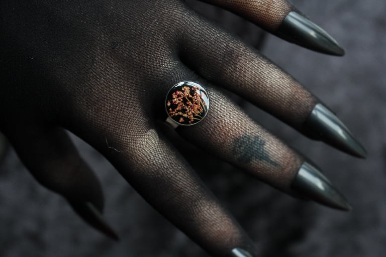 Dead good sorrell seeds floral ring Image 3