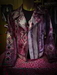 Image 1 of The twisted sister (restoration custom)