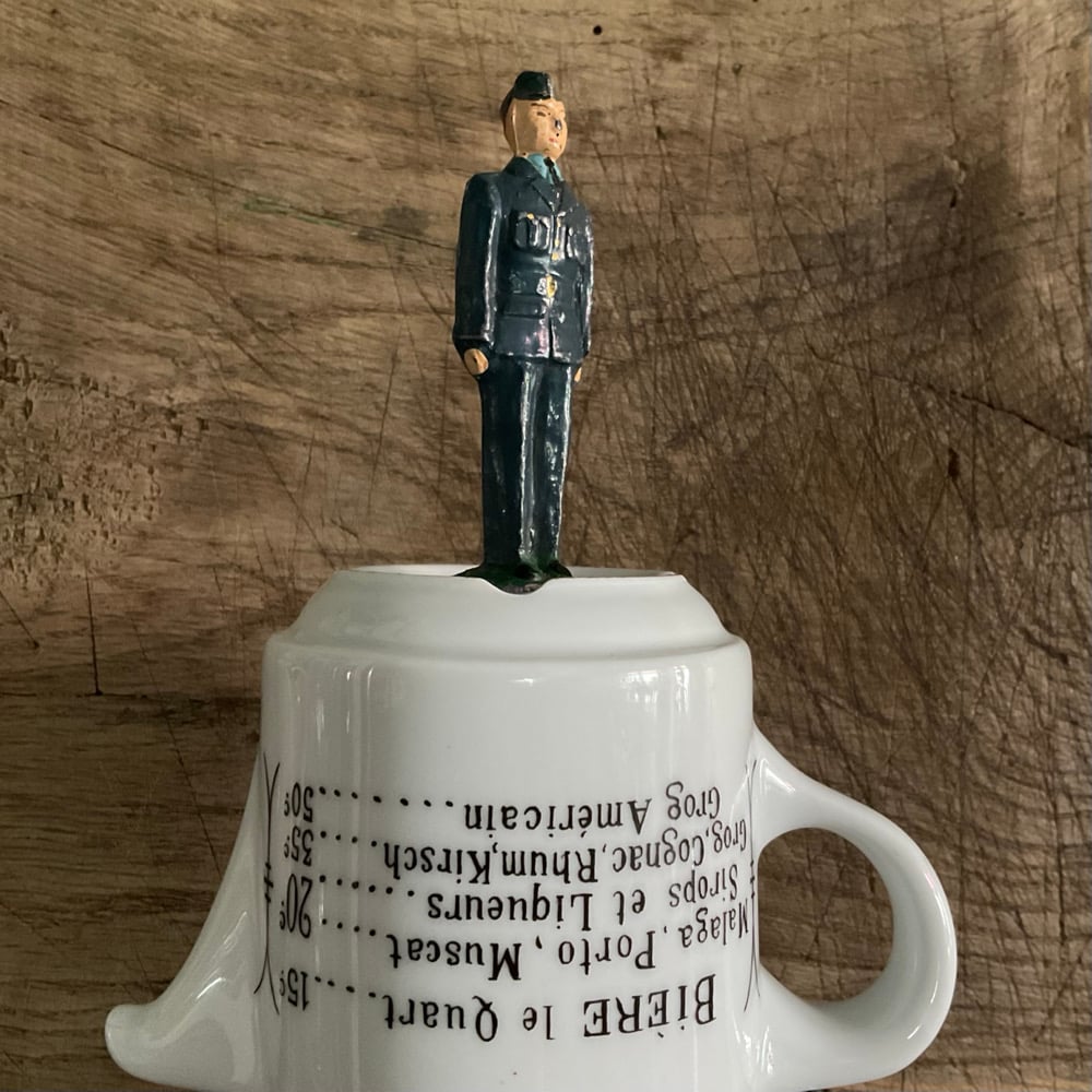 Image of Officer no.2