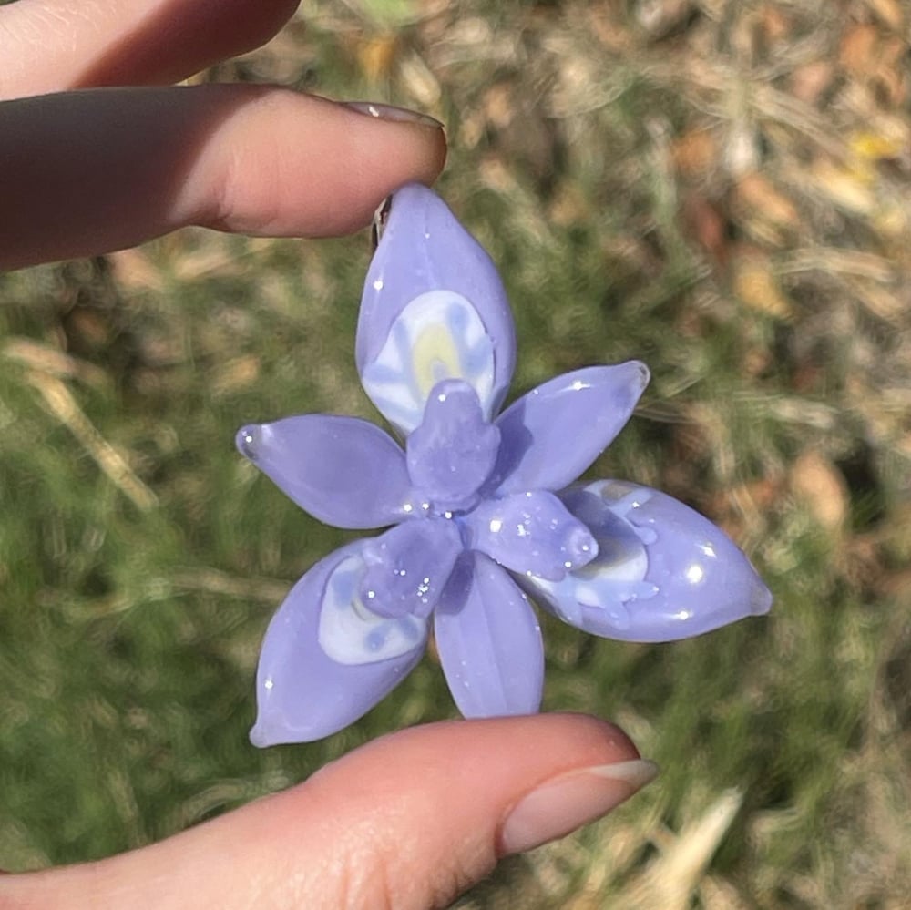 Image of Douglas Iris Pendant