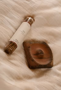 Image 2 of IRIS incense holder gift set