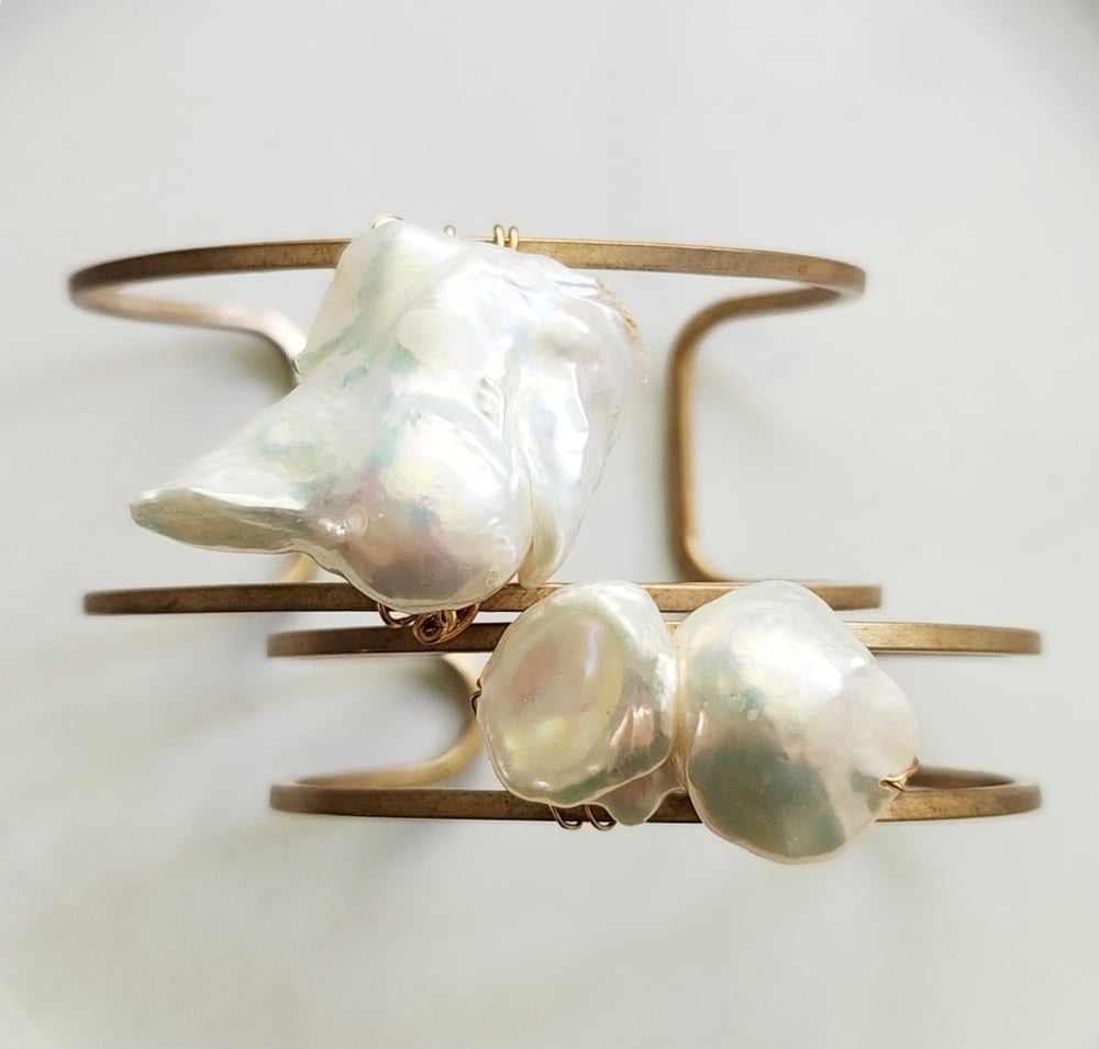 Image of The Baroque Pearl Cuff