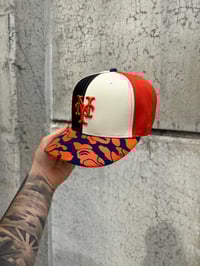 Image 3 of PIN WHEEL MULTI TONE NEW YORK METS CUSTOM FITTED CAP