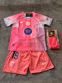 Image 1 of Barcelona pink Lamine Yamal no.19