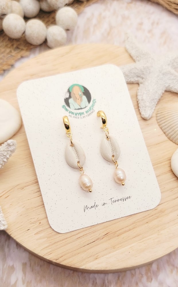 Image of Freshwater Pearl Cowrie Dangles 