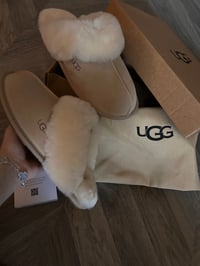 Image 2 of Fur slippers 🤎