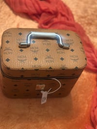 Image 6 of Luxury Cosmetic Designer Case