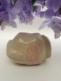 Image 2 of *Lucky Cat* Fleur