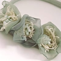 Image 2 of Photoshooting baby headband sage | 3 flowers