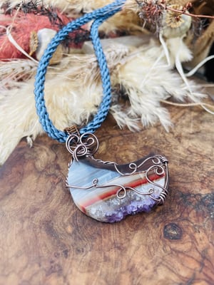 Image of Amethyst agate moon