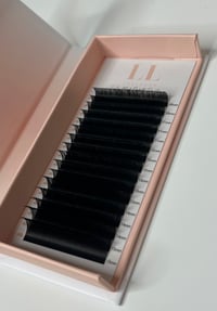 Image 2 of Cashmere Clouds Volume Mixed Tray