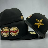 Image 2 of New Era 59Fifty “Black & Tab”
