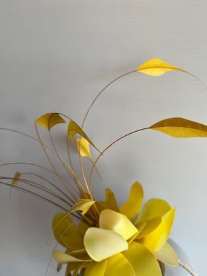 Image of Pale yellow headpiece