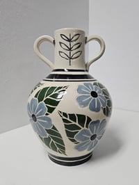 Image 3 of Vase 8 - Heart & Swords