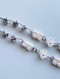 Image 4 of Pearl Lariat 