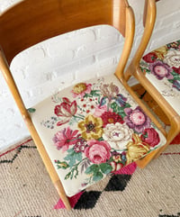 Image 3 of Chaise Traîneau Baumann fleurs
