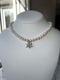 Simple Umbonium Pearl Necklace