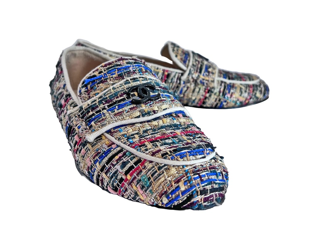 Image of Chanel Size 35 Tweed Loafers 381-532