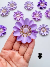 Image 7 of Flower Centers Metal Diecut