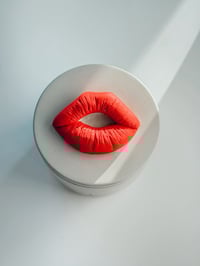 Image 2 of PERFUMED CANDEL “HOT KISS”