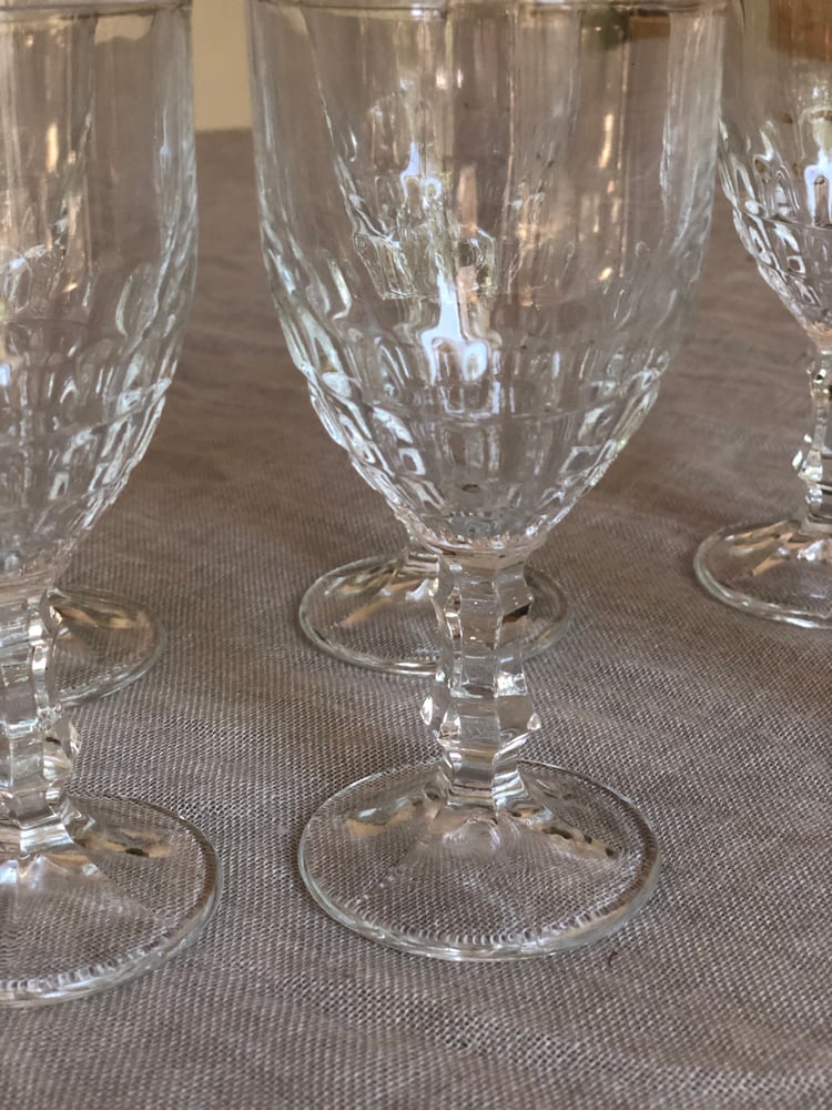 Image of 6 verres à pied motif facette