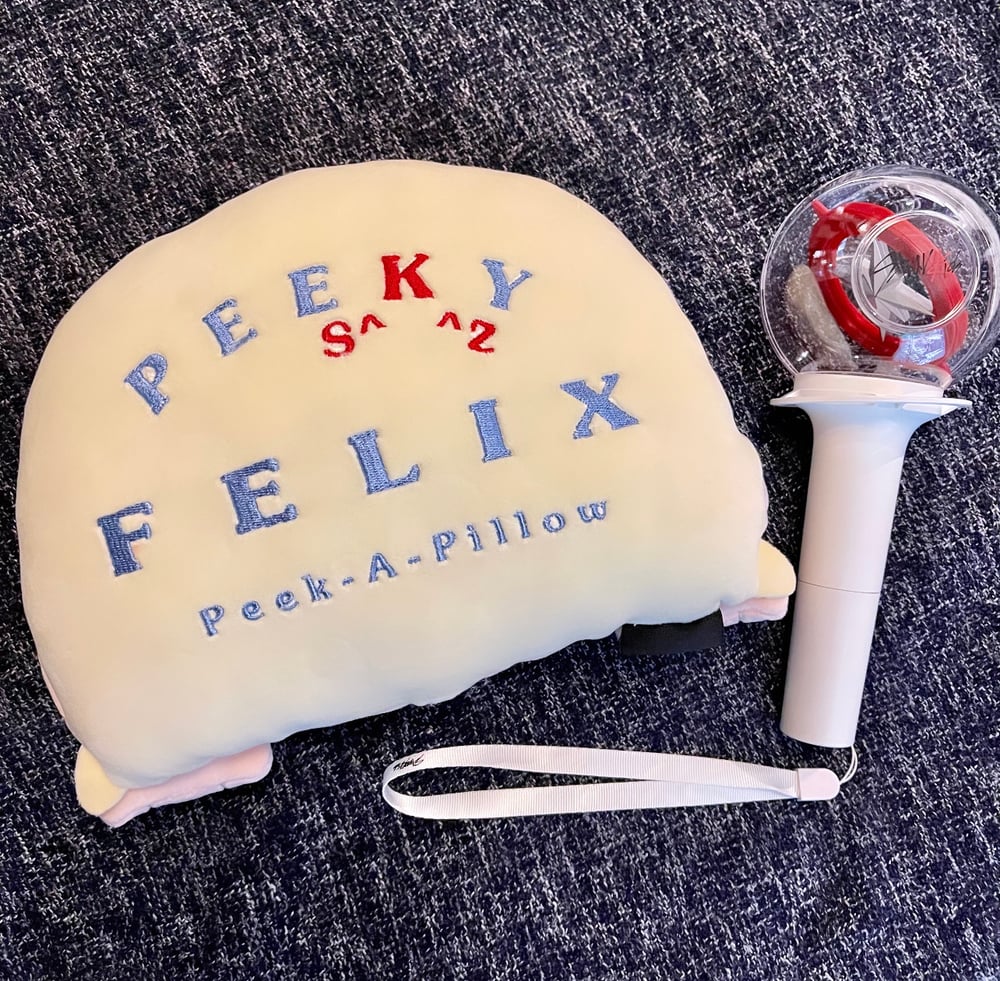 Image of PEEKY PILLOW FELIX - INSTOCK 