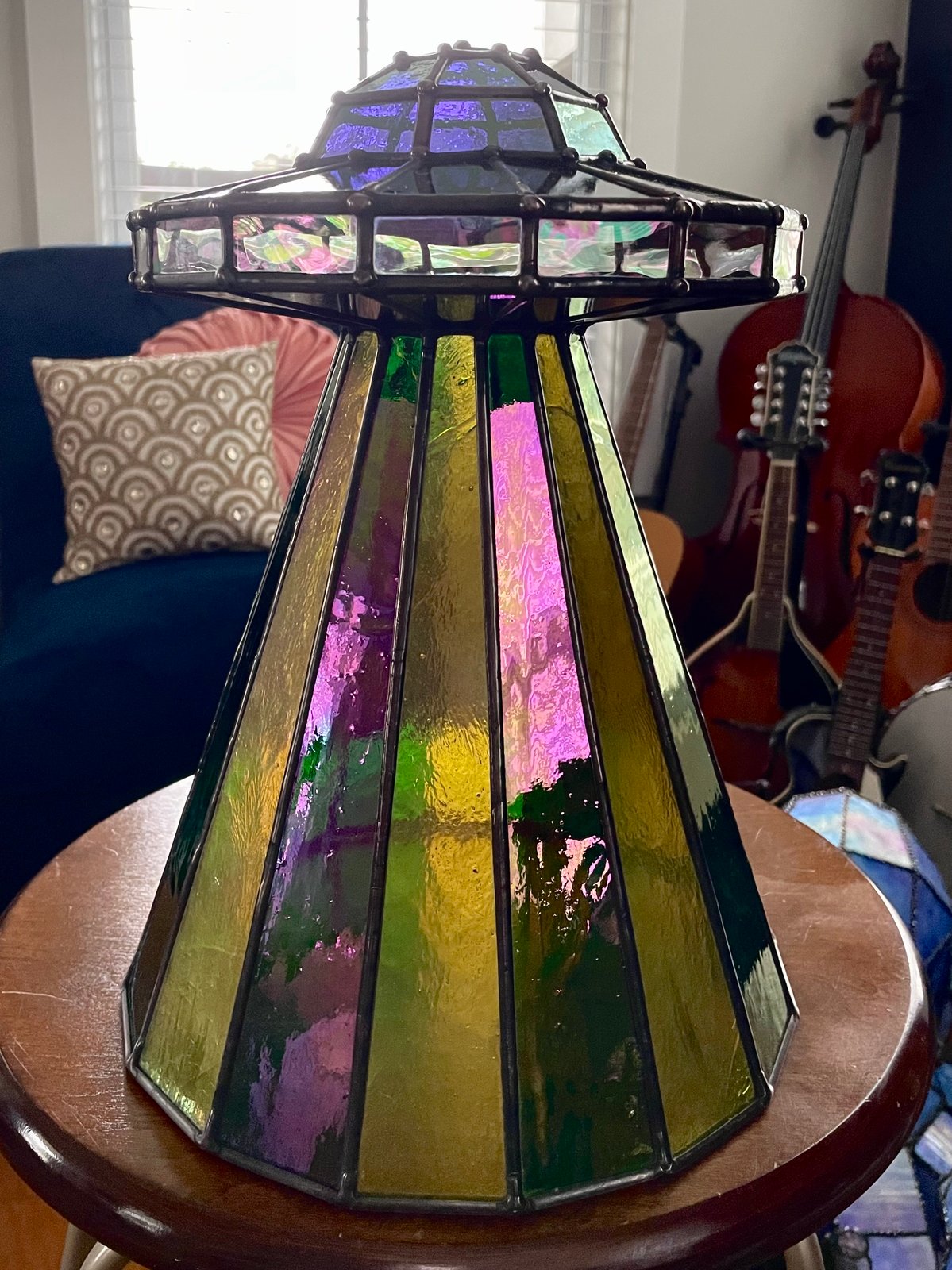 Deals UFO resin stained glass!