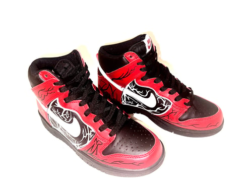 Image of NIKE DUNKS RED AND BLACK 5.5 Y SIZE 7 WOMENS CUSTOM HAND PAINTED 