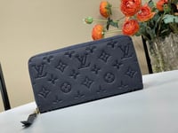 Image 3 of Lou long wallets (click to browse)