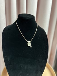 Image 1 of Chic Charm 5
